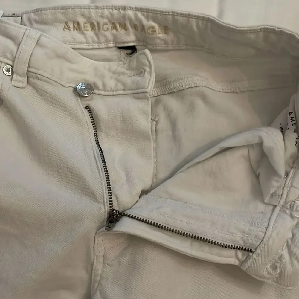 American Eagle White Denim Mom Jeans Womens Size 10